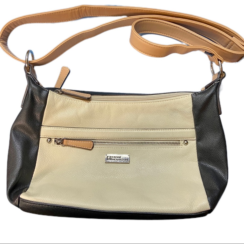 Like New Stone Mountain Black Cream Adjustable Leather Shoulder Crossbody Bag